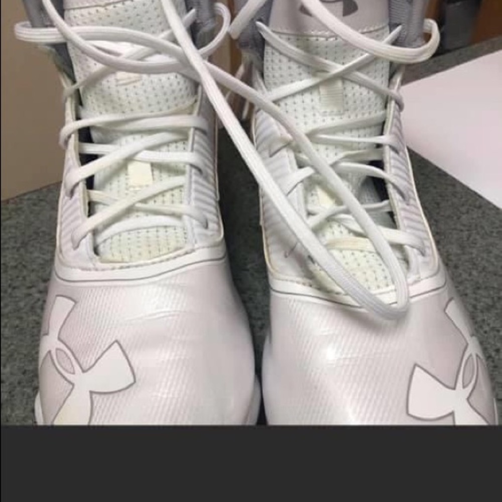 Men under armour football cleats